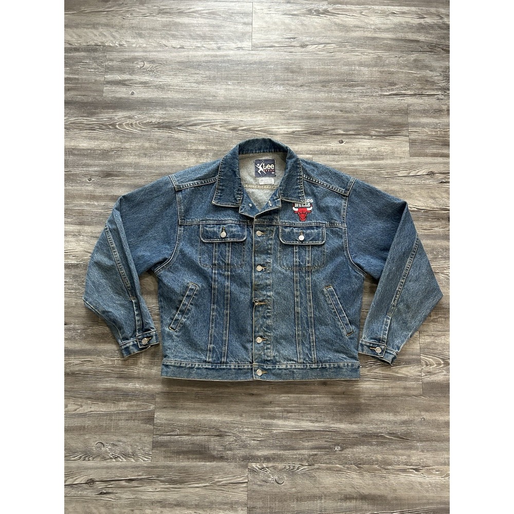 Vintage Lee Sport Jean Jacket Chicago Bulls Size Large *Ripped Button Hole*